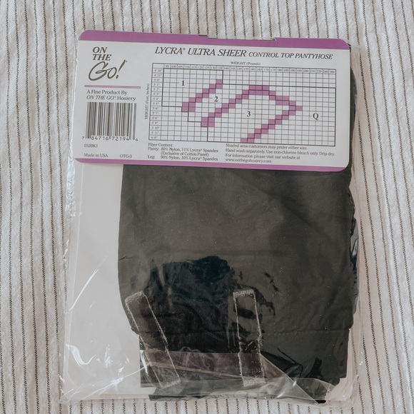 NWT Sandalfoot Cotton Panel Pantyhose in Black - Picture 2 of 2